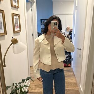 Tahari crop blazer